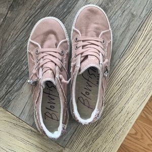 Blowfish Malibu super foam tennis shoes